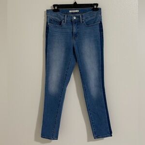 Levi’s Women Blue Skinny Jean, Size 28